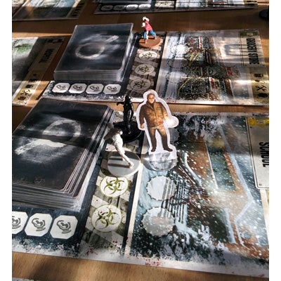 Dead of Winter: A Crossroads Game